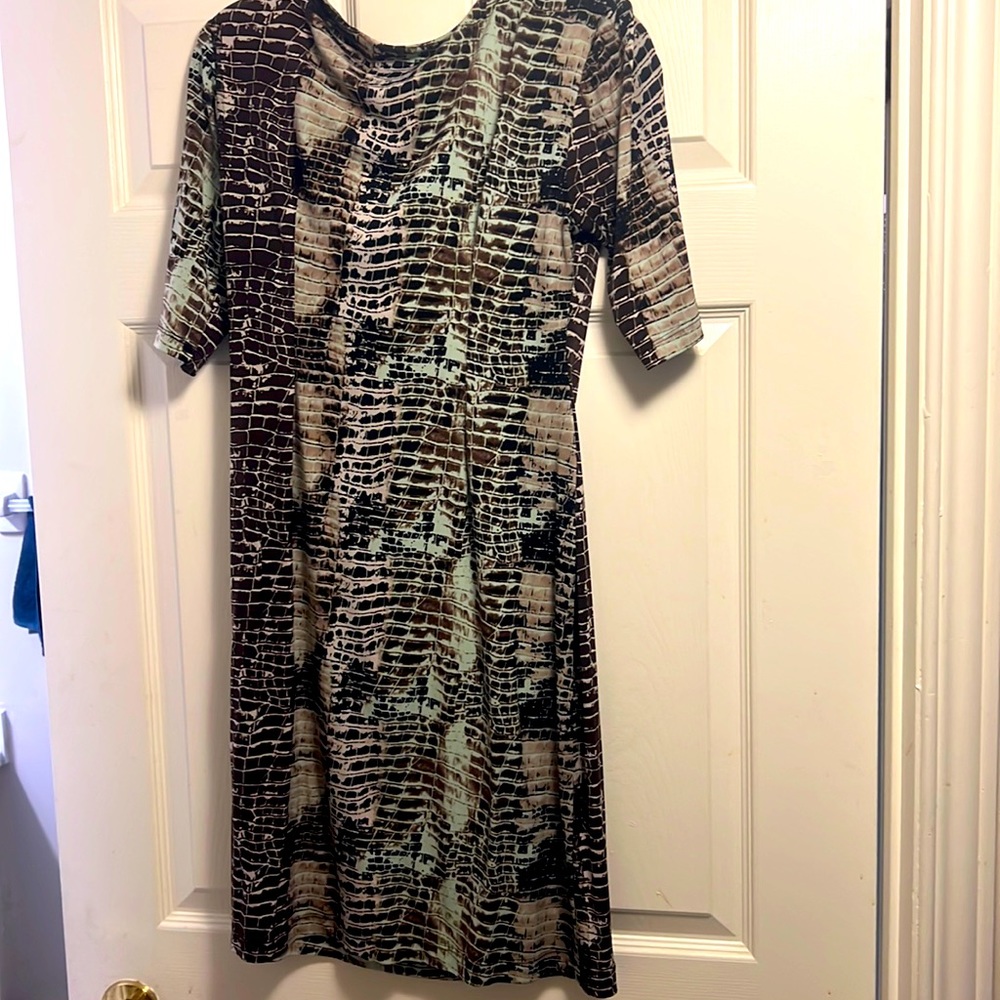 Nice form fitting dress- giraffe pattern with brown, turquoise, pink